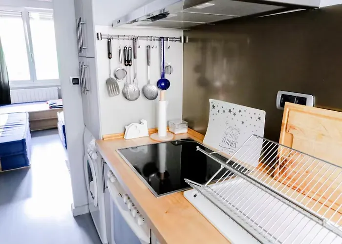 Espacio Triple Y Completamente Equipado * Більбао